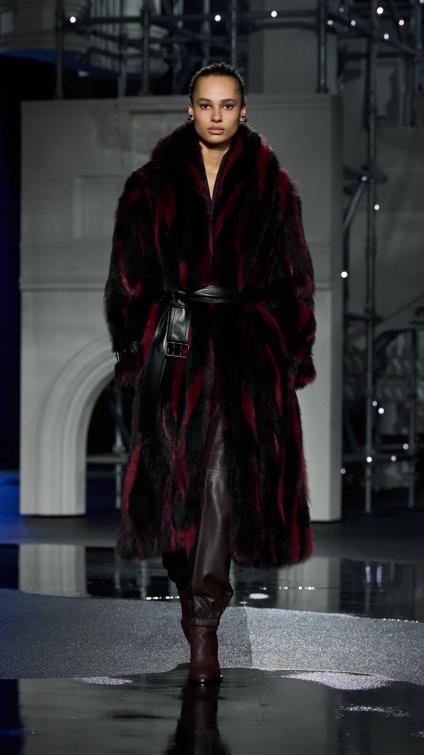 BURBERRY'S WINTER 2026 RETURNS TO THE CITY — Numéro Netherlands